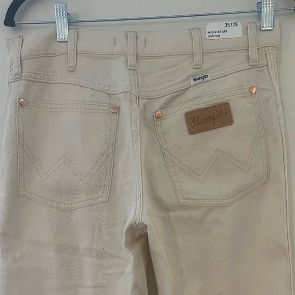 Wrangler women’s mid rise straight jeans - Picture 5 of 5